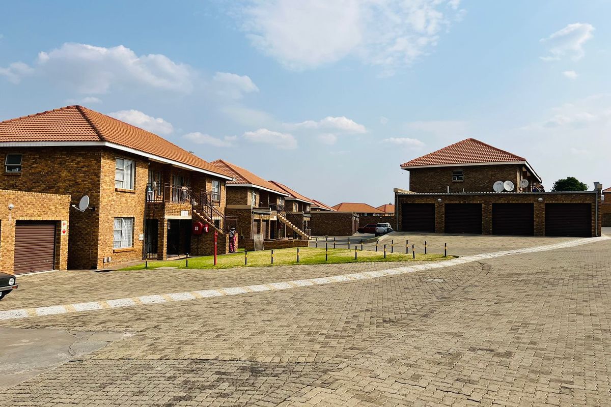 Apartment Rental Monthly In Kempton Park - Photo 5