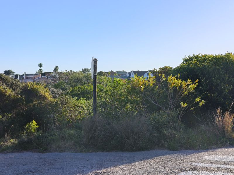 890 m2 Corner-Level Stand with Distant Sea View – Prime Opportunity - Photo 4