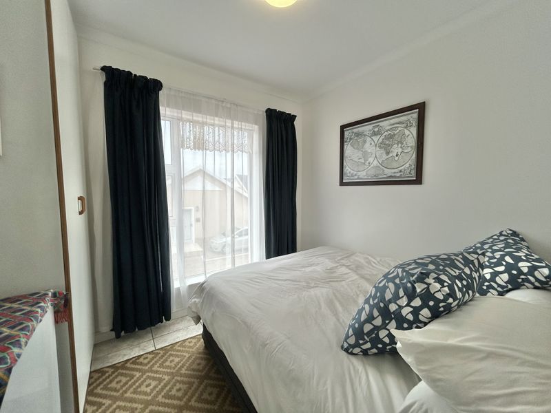 Marina Martinique Apartment with Sea Views & Pool Access - Walk to the beach - Photo 6