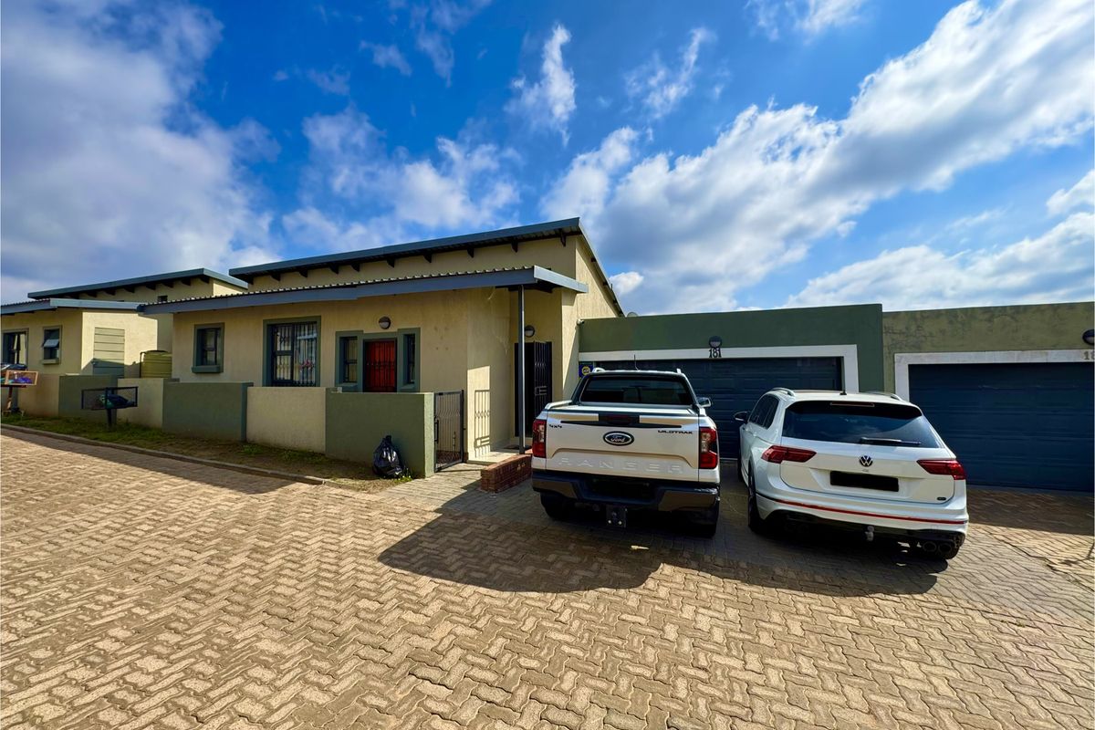 Modern 3-Bedroom Home with Inverter and Backup Water in Secure Ben Fleur Estate. - Photo 3