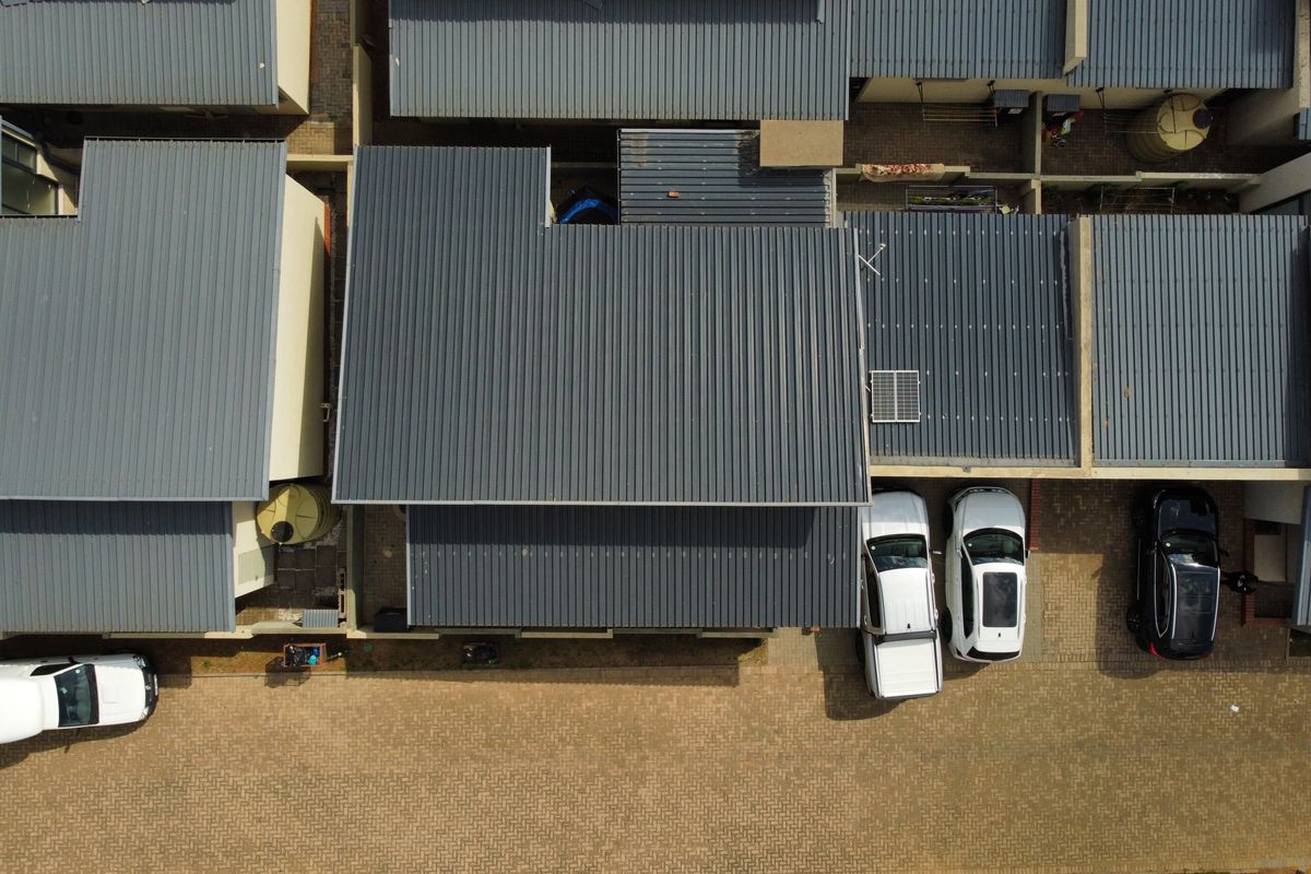 Modern 3-Bedroom Home with Inverter and Backup Water in Secure Ben Fleur Estate. - Photo 4