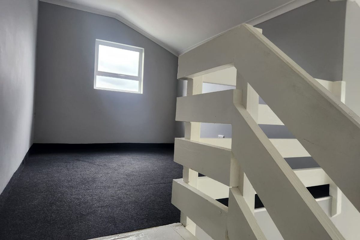 Modern 1 - Bedroom Loft Apartment - Forest Waters , Chase Valley - Photo 4