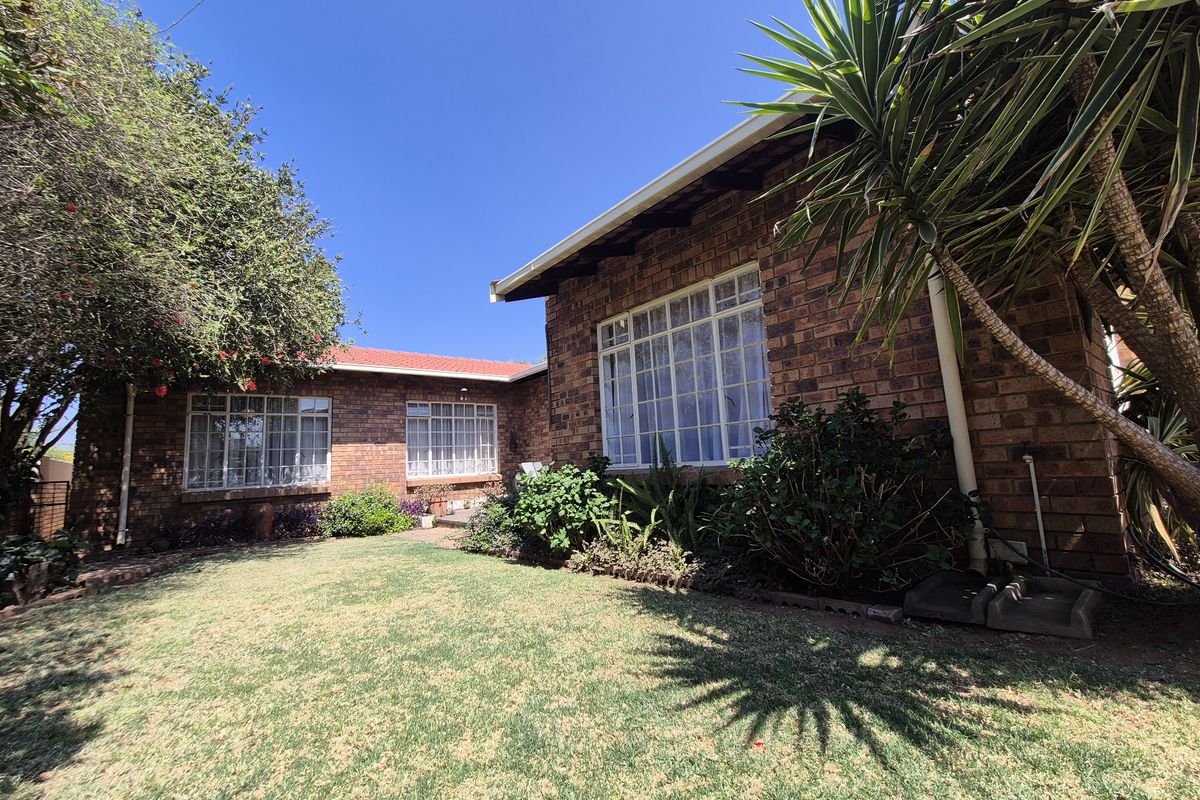 Found it! Your perfect Home in the Perfect Location! - Photo 3