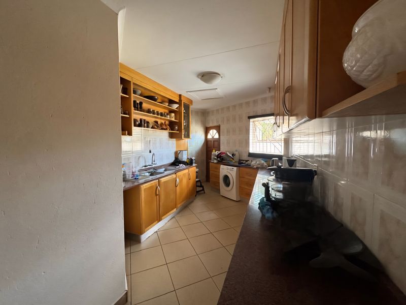 6 Bedroom House for Sale in Bendor - Photo 10