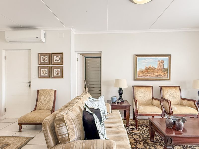 Super Neat Unit in Ballito Hills - Photo 9