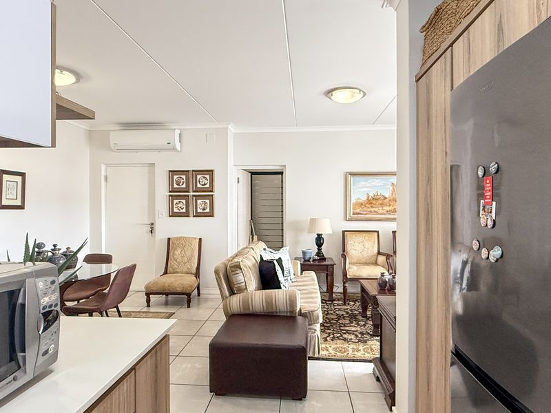 Super Neat Unit in Ballito Hills - Photo 8