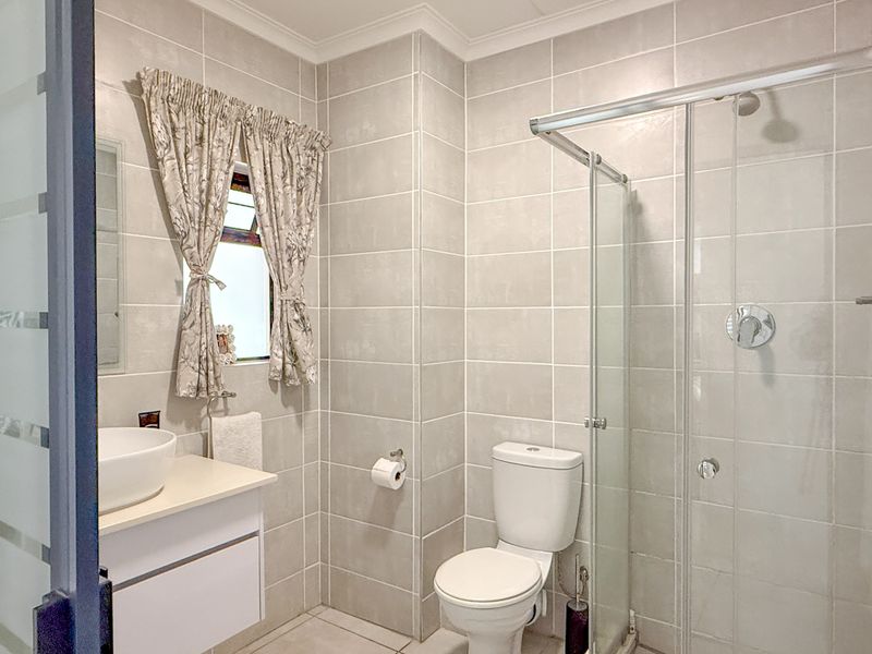 Super Neat Unit in Ballito Hills - Photo 6