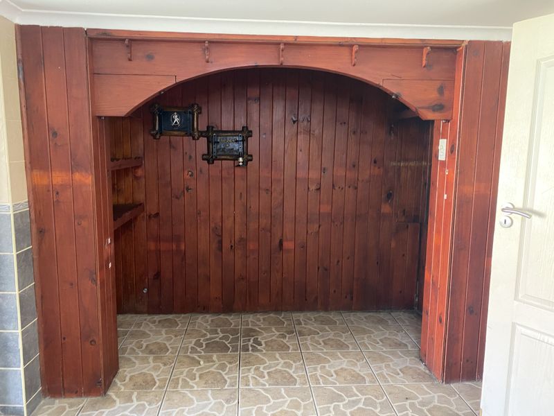 3 Bedroom House with a Flatlet\Teenage Pad Boksburg South - Photo 3