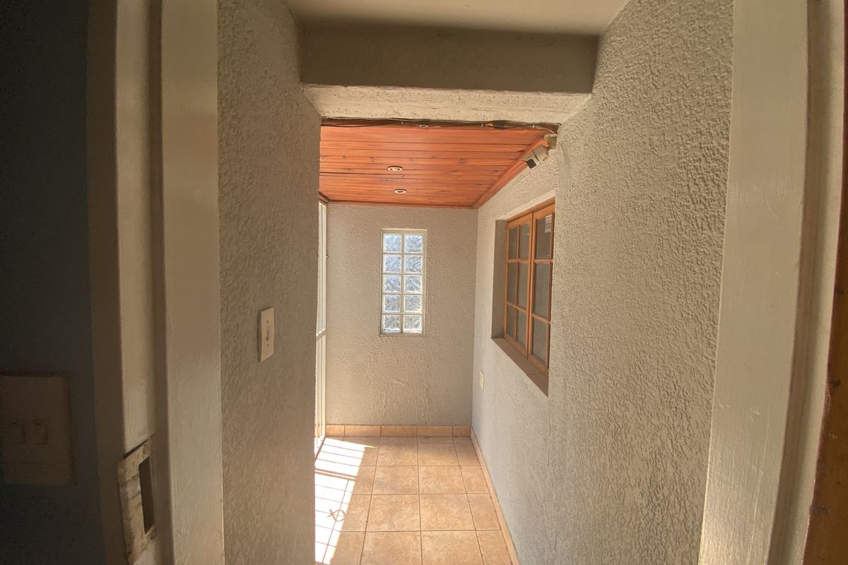 3 Bedroom House with a Flatlet\Teenage Pad Boksburg South - Photo 5