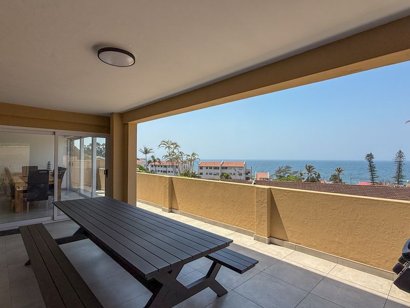 Stunning 3-Bedroom Apartment with Sea Views in Siesta - Photo 1