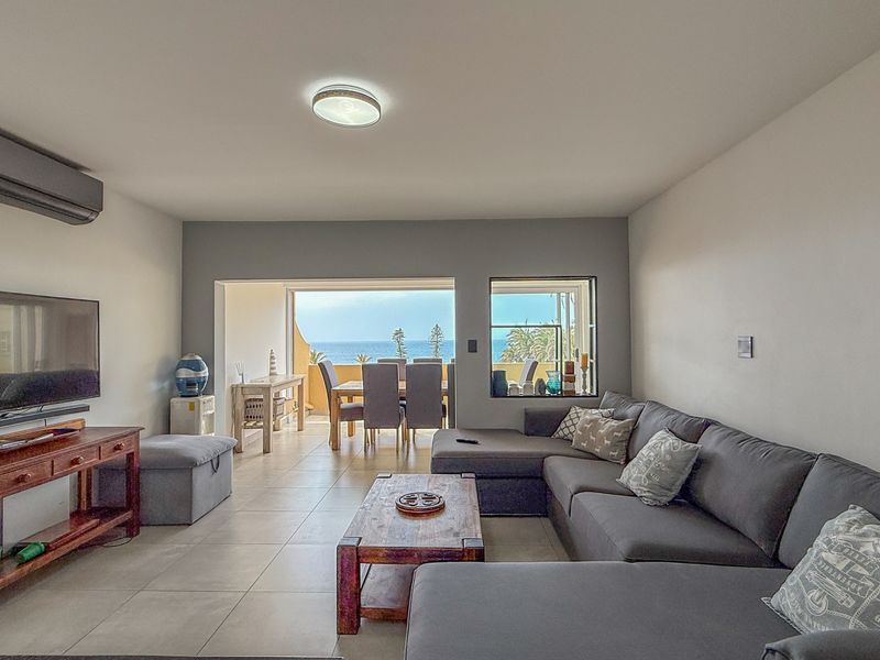 Stunning 3-Bedroom Apartment with Sea Views in Siesta - Photo 9