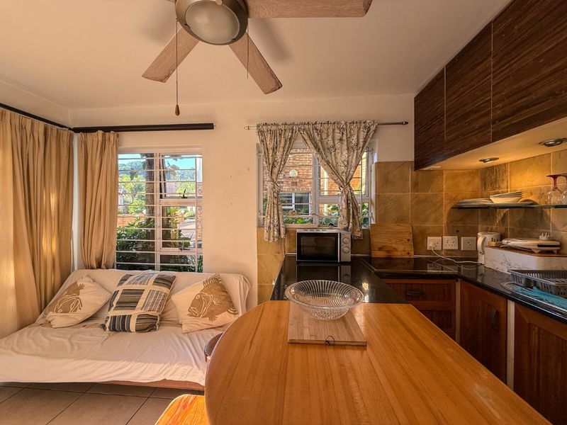 Fully furnished studio unit - Photo 3