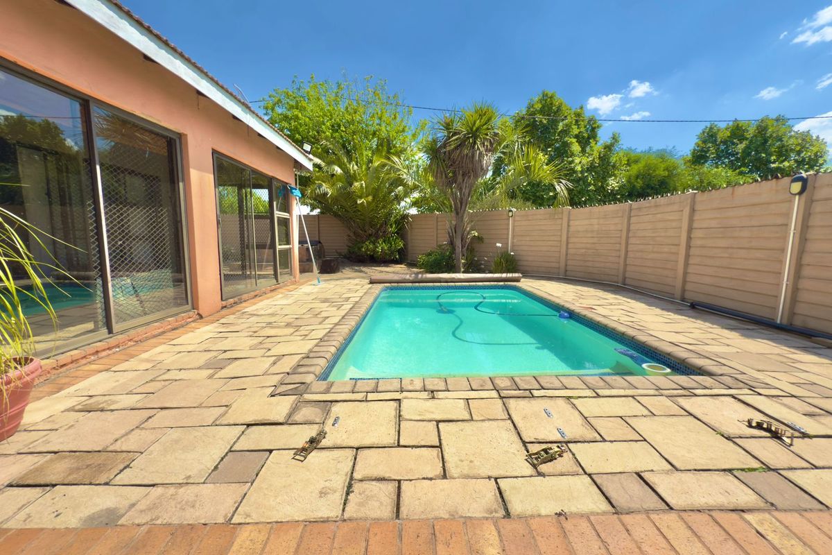 Stunning Home For Sale In A Neat Area, What More Do You Need? - Photo 2