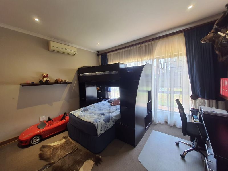 Absolute Diamond In The Prime Location. - Photo 10
