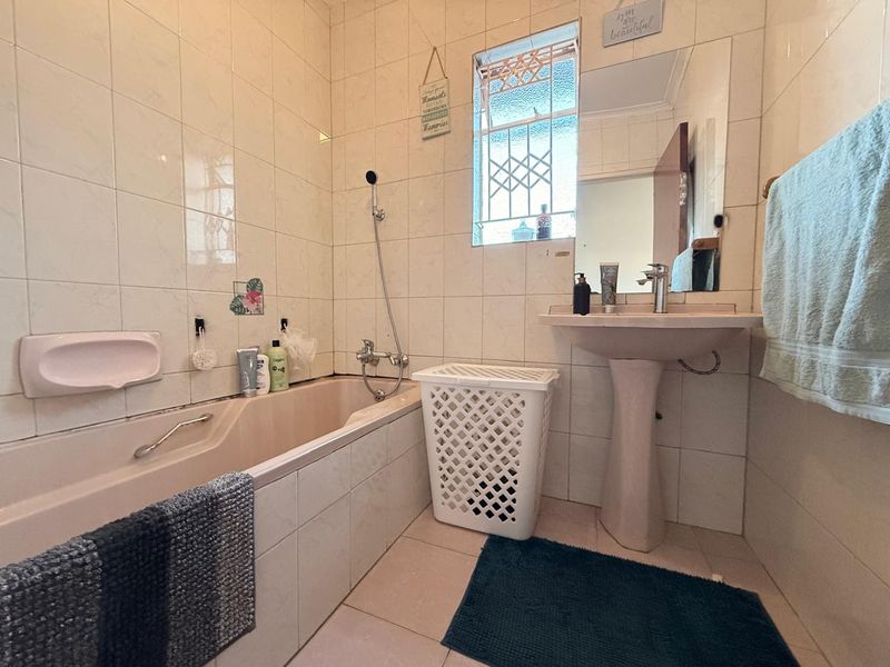 3 Bedroom Family Home in Pioneer Park Newcastle - Photo 6