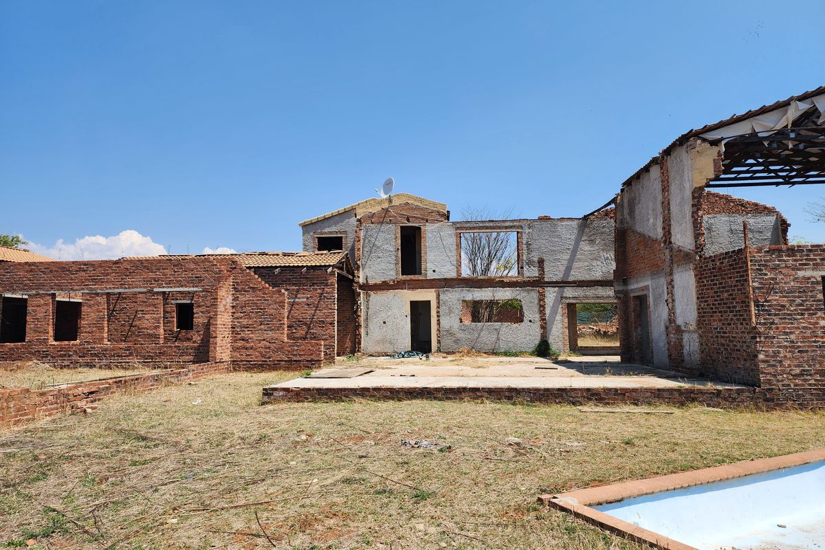 2 Incomplete Dream Homes for Sale in Broadlands Estate - Photo 2