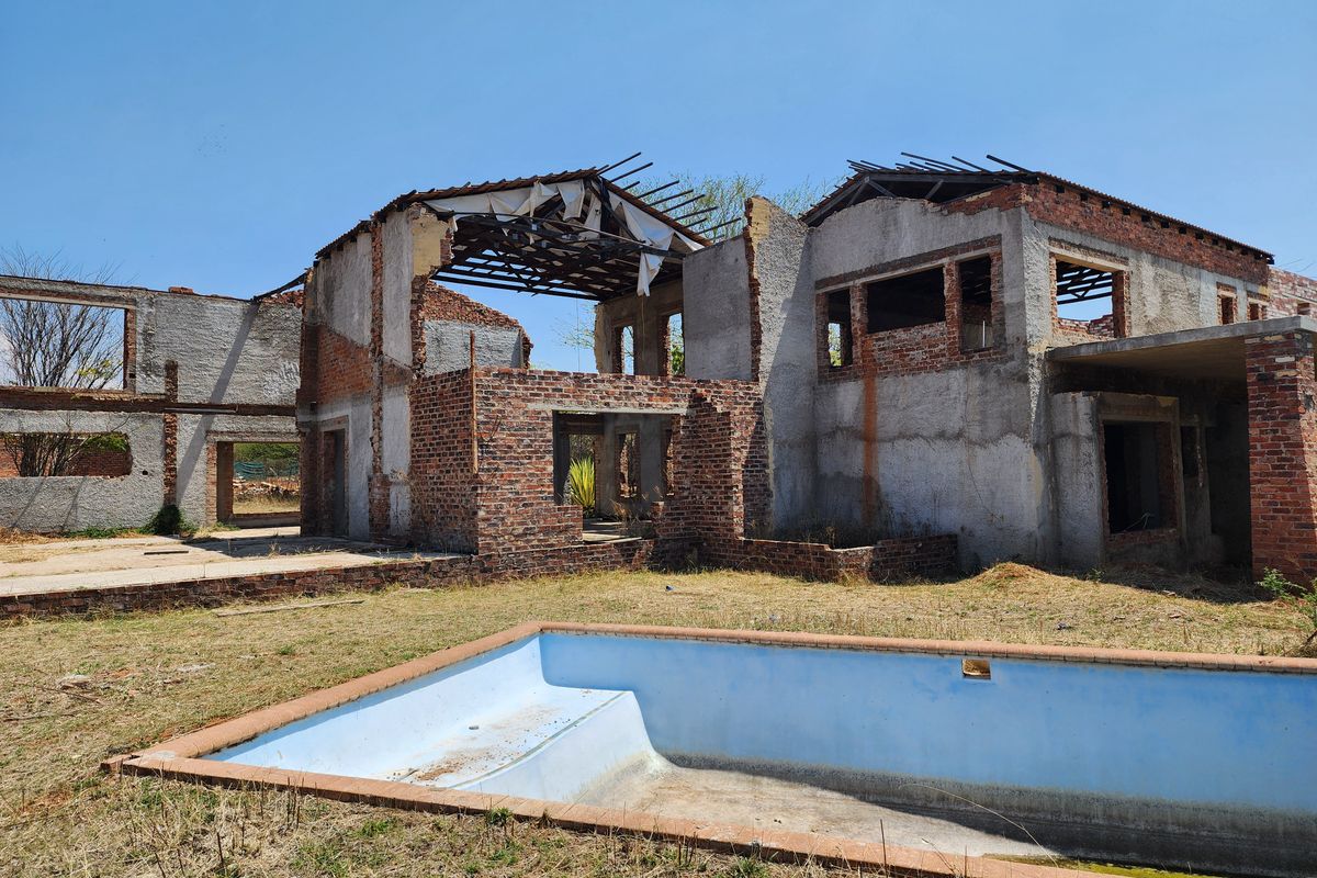 2 Incomplete Dream Homes for Sale in Broadlands Estate - Photo 3