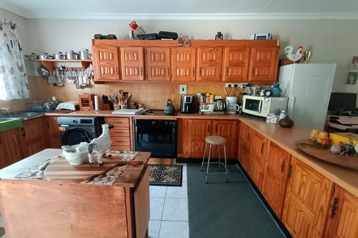 !Stunning Flat In Proper Area!  !Peaceful and Quiet! - Photo 3