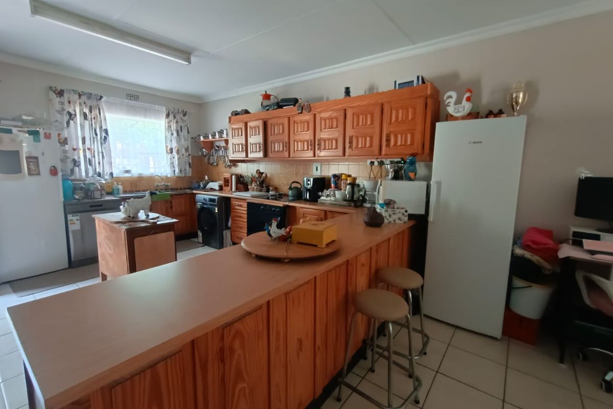 !Stunning Flat In Proper Area!  !Peaceful and Quiet! - Photo 2