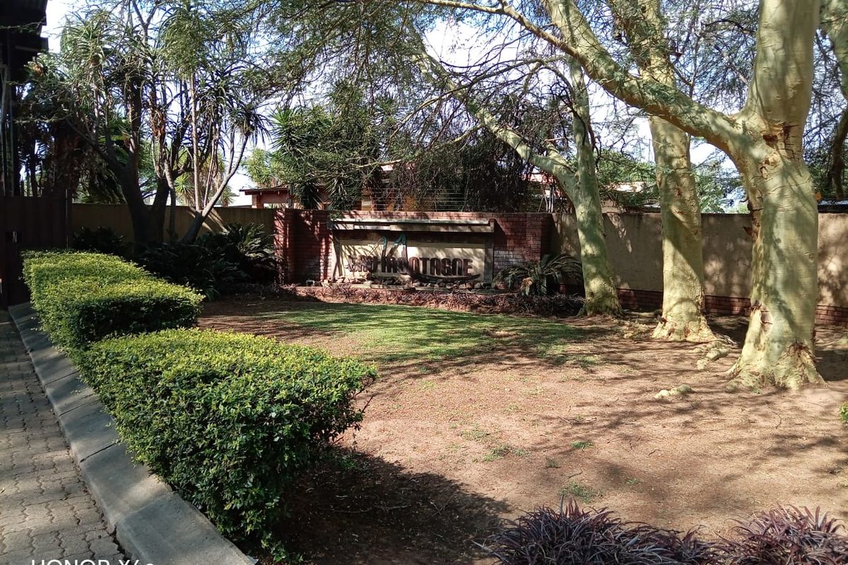 Townhouse for Sale – Quiet Area of Bela Bela - Photo 2