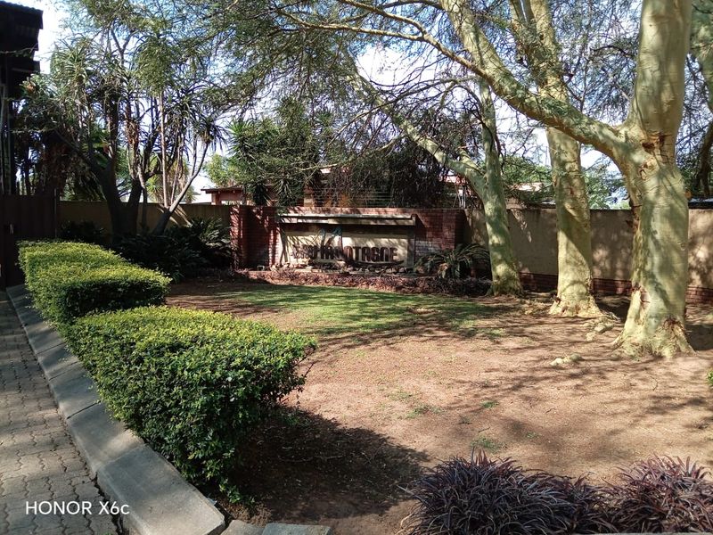 Townhouse for Sale – Quiet Area of Bela Bela - Photo 2