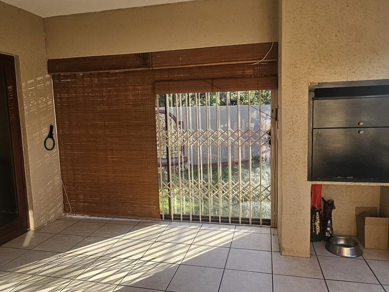 Come and view this stunning property, neat and modern. Move in ready - Photo 9