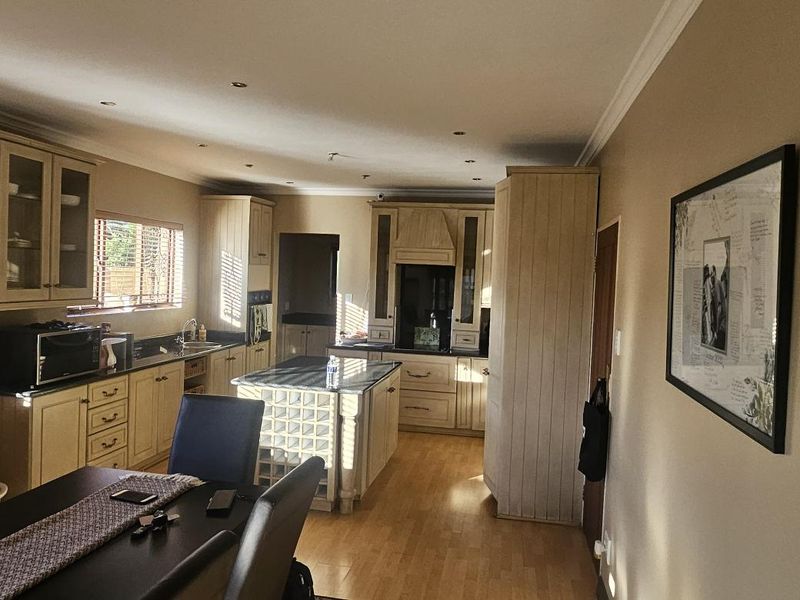 Come and view this stunning property, neat and modern. Move in ready - Photo 4