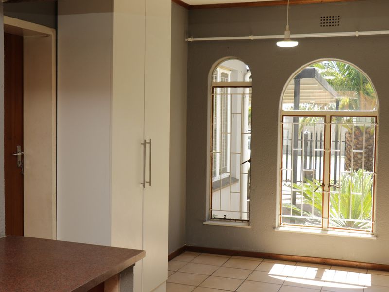 Location, Lifestyle & Loads of Potential! - Photo 10