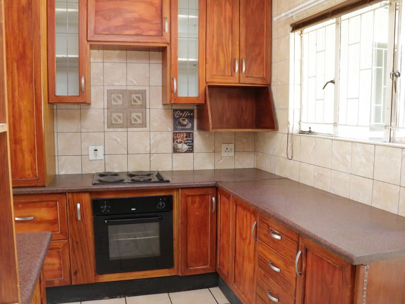 Location, Lifestyle & Loads of Potential! - Photo 7