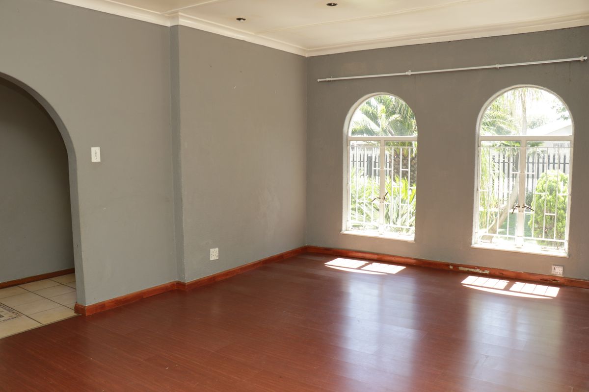 Location, Lifestyle & Loads of Potential! - Photo 4