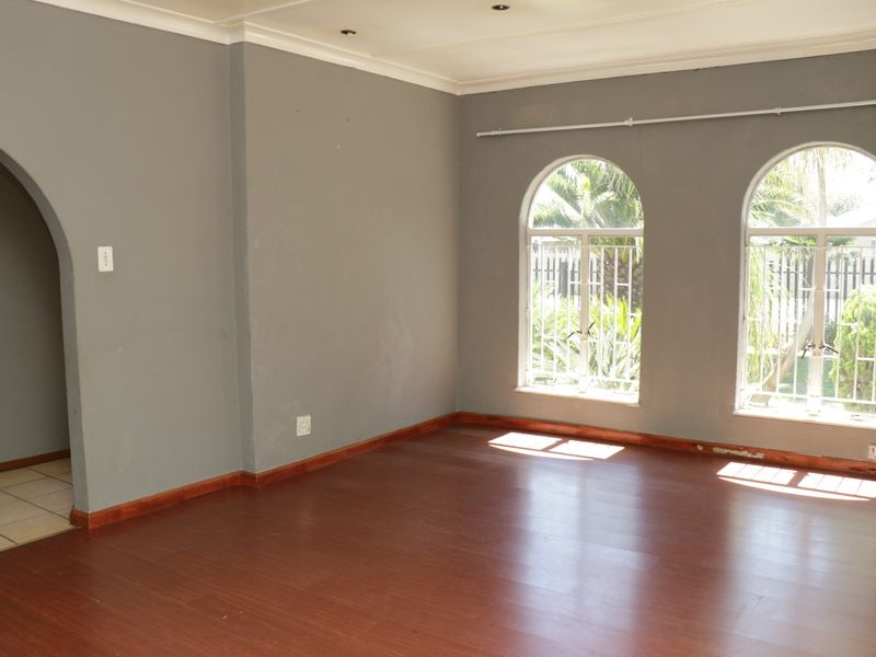 Location, Lifestyle & Loads of Potential! - Photo 4