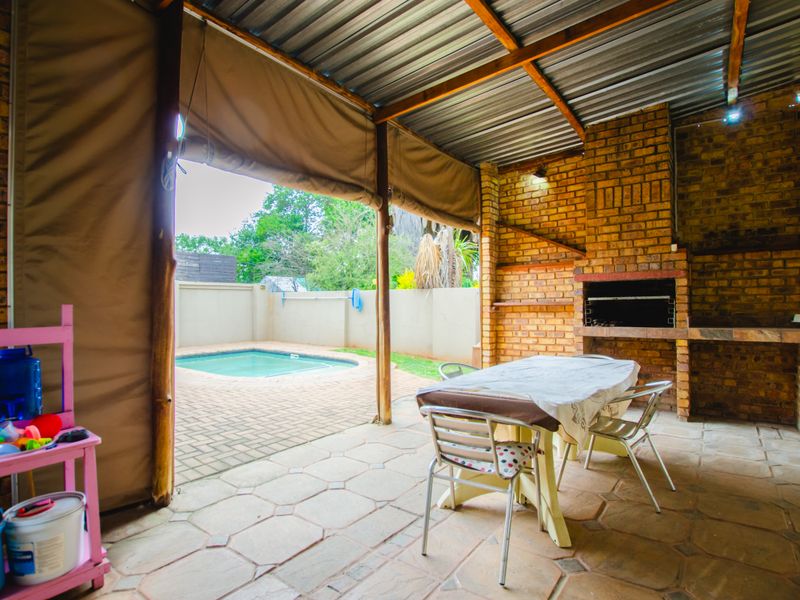 3 Bedroom with a Flat in Boksburg South - Photo 3