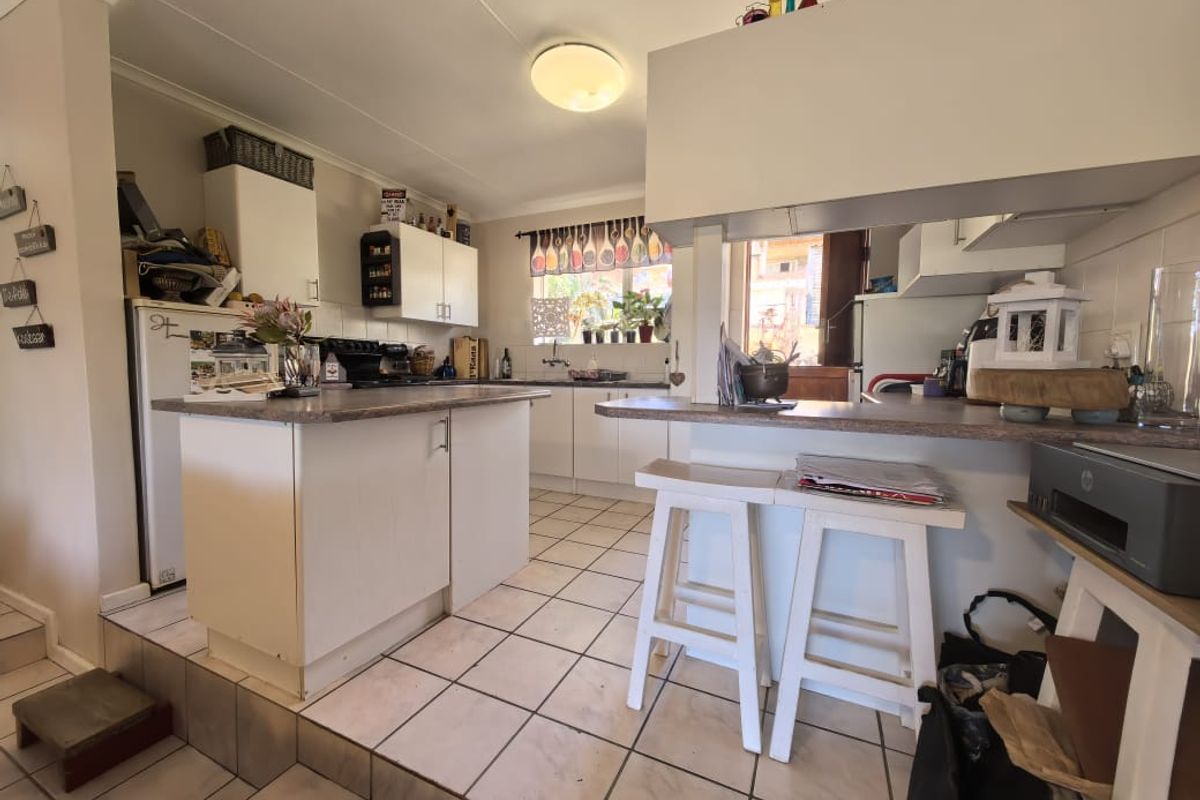 Inviting Home with Scenic Mountain Views - Photo 3