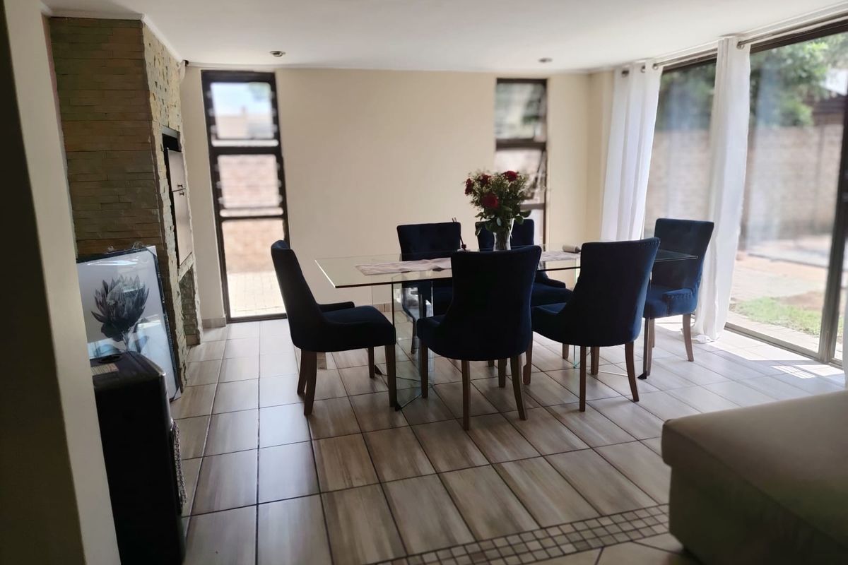 Elegant 4 Bedroom Duplex Cluster Home for Sale in Secure Estate in Ravenswood, Boksburg - don't miss - Photo 4