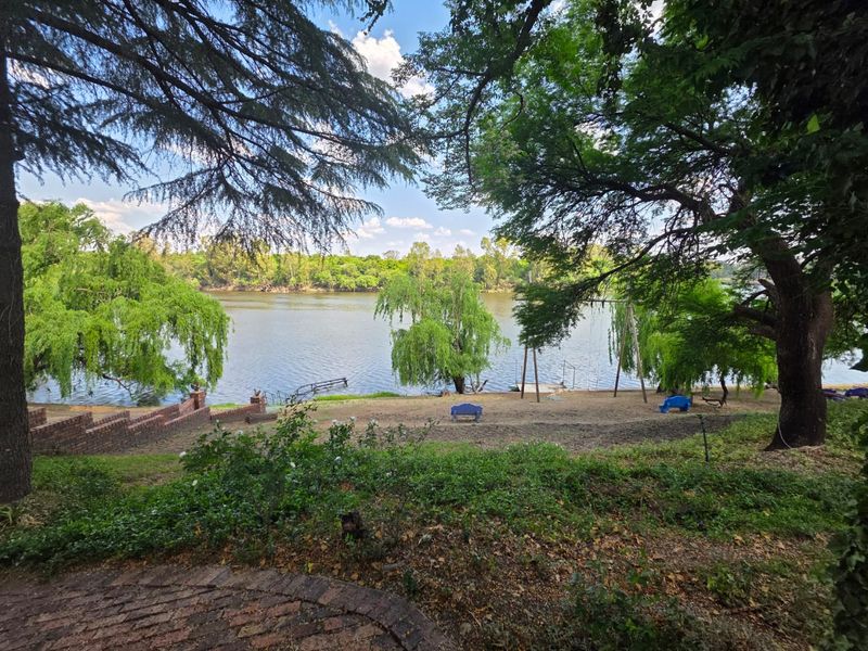Magnificent Property for Sale Next to the Vaal River! - Photo 10