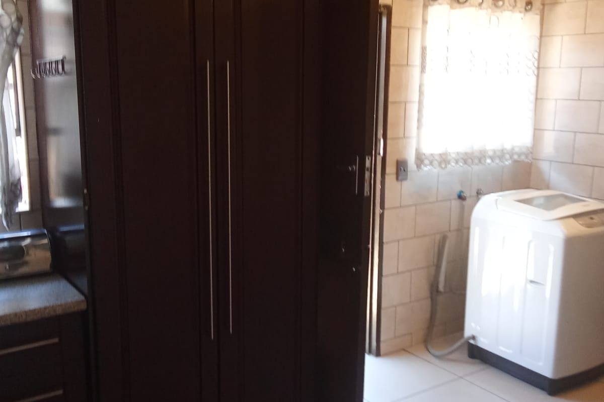 4 Bedroom House For Sale Dalpark Ext 11 - Photo 5