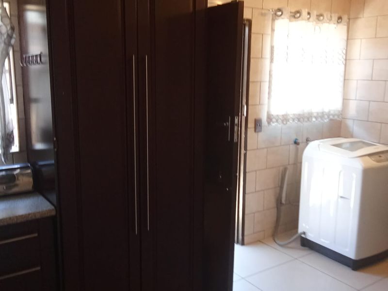 4 Bedroom House For Sale Dalpark Ext 11 - Photo 5