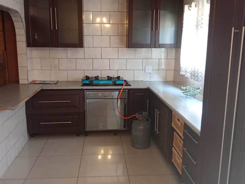 4 Bedroom House For Sale Dalpark Ext 11 - Photo 3