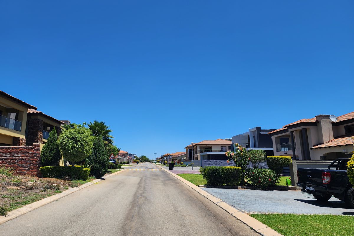 Vacant Land in secure Estate - Photo 5