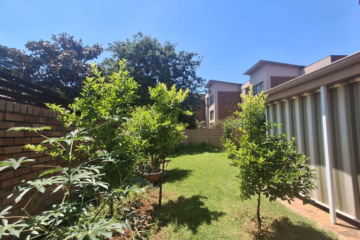 Immaculate Condition and Cozy 3 bedroom Townhouse in Three Rivers Proper. - Photo 4