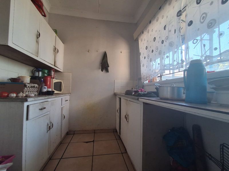 2  Bedroom Apartment in Vereeniging Central. - Photo 4
