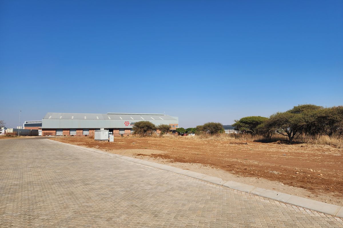 RARE INDUSTRIAL OPPORTUNITY – PRIME 6 000m2 VACANT STAND FOR SALE - Photo 4