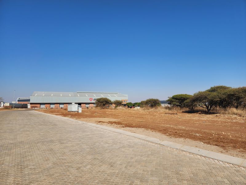 RARE INDUSTRIAL OPPORTUNITY – PRIME 6 000m2 VACANT STAND FOR SALE - Photo 4