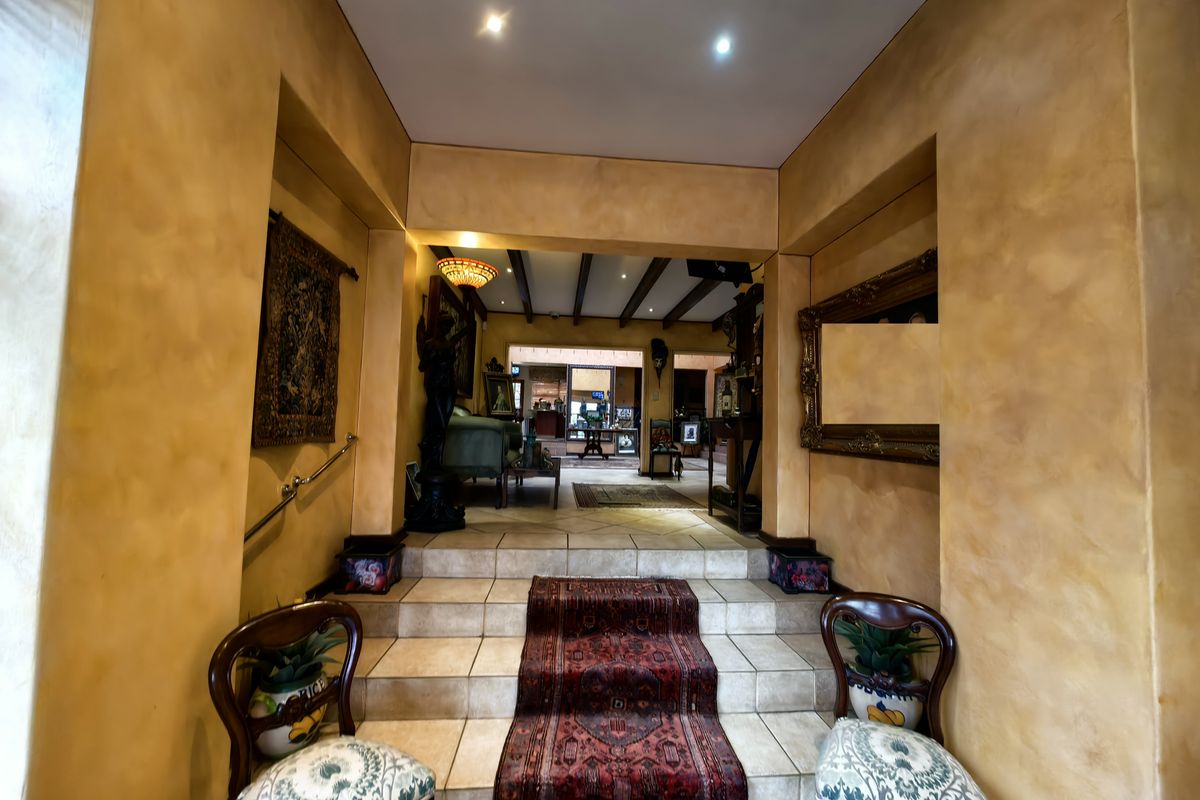 Established! Exquisite! Elaborate Lifestyle! - Photo 5