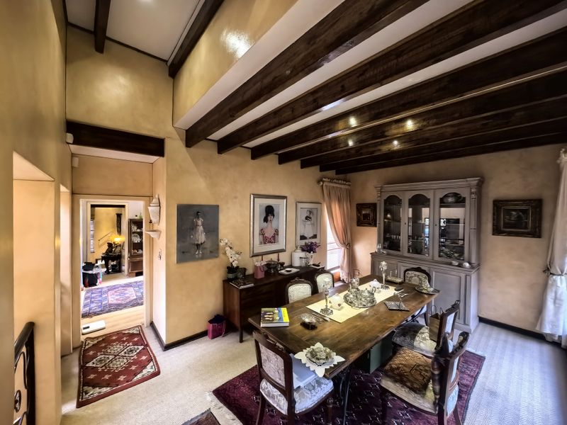 Established! Exquisite! Elaborate Lifestyle! - Photo 10