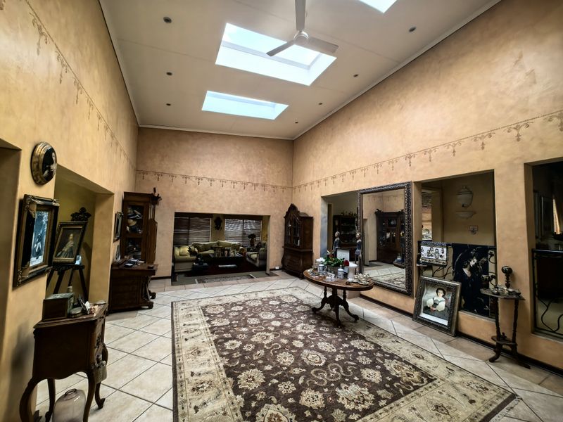 Established! Exquisite! Elaborate Lifestyle! - Photo 6