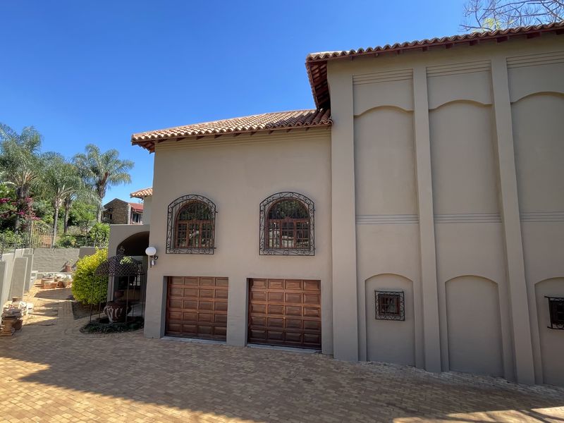 Luxury 5-Bedroom Mansion – Style & Elegance for the Discerning Buyer - Photo 9