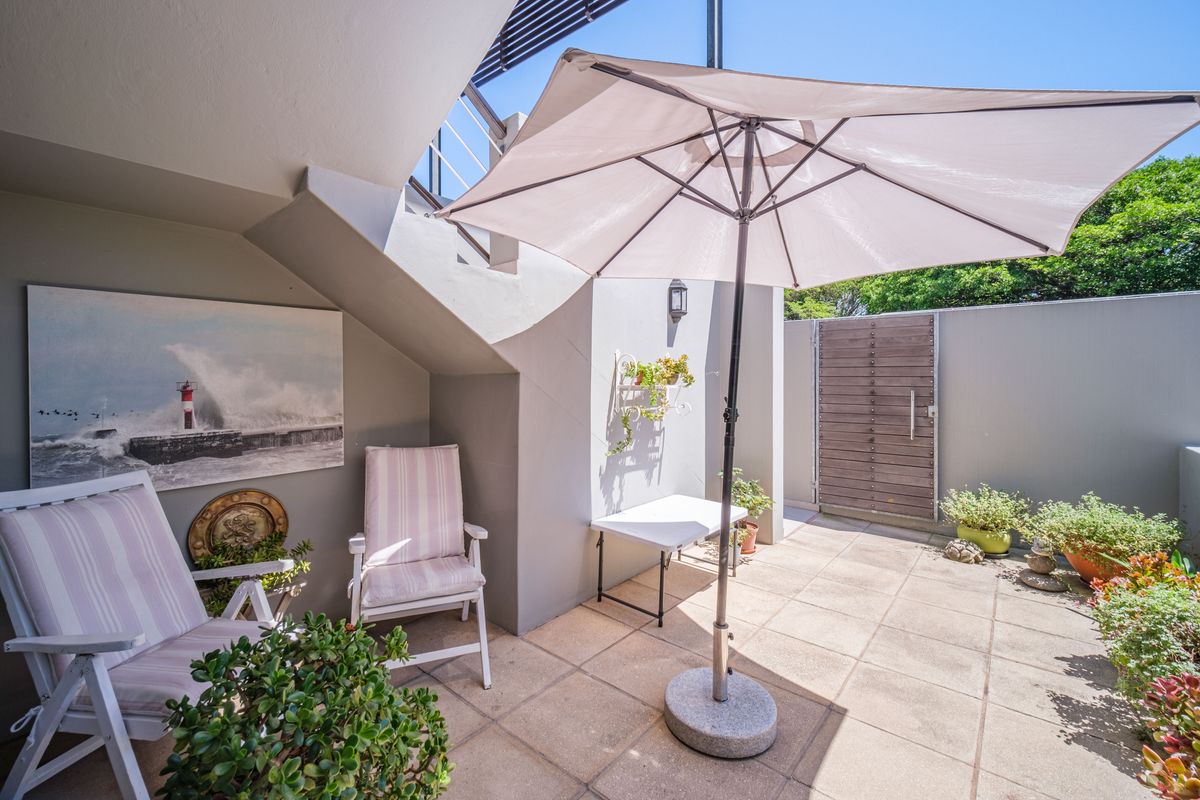 Coastal Luxury in Prestigious Dunkirk Estate - Photo 2