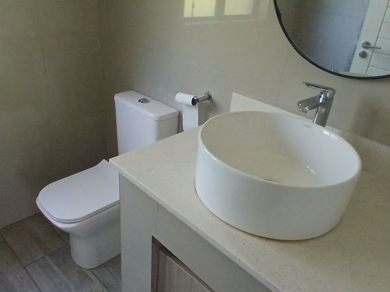 Townhouse for rent in Riverside Gardens - Photo 10