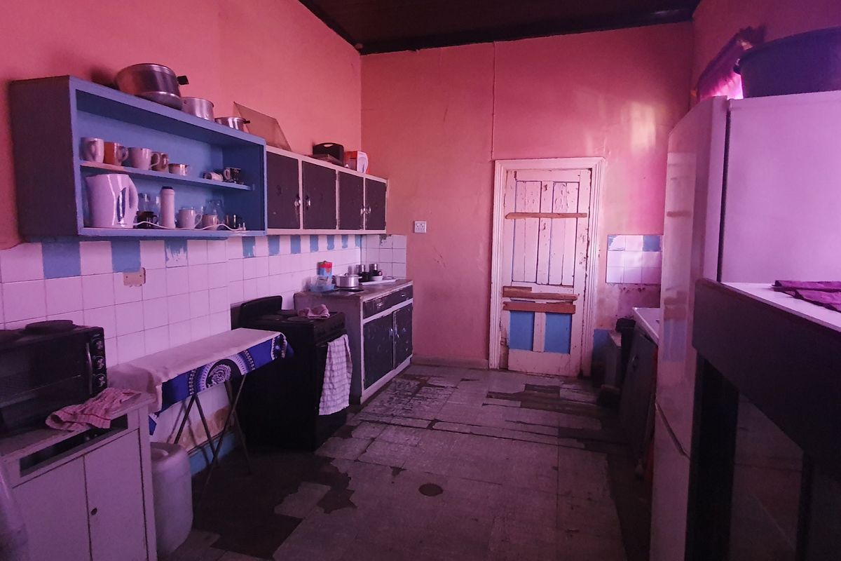 Investor’s Dream in Upper Central – Endless Potential Awaits! - Photo 5